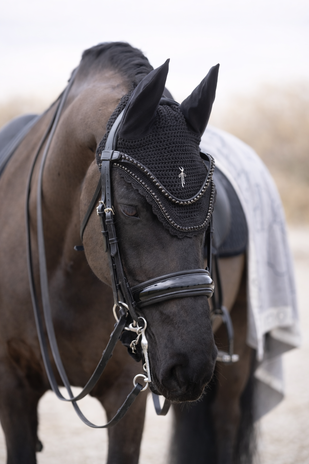 Fly Veil Charm Schleife